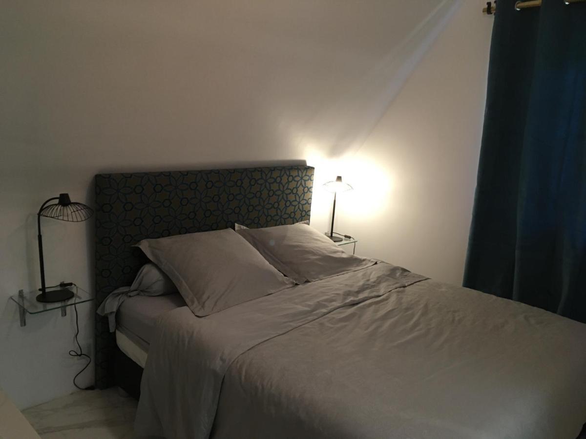 Bed and Breakfast La Forge De La Coudraie Pleugueneuc Екстер'єр фото