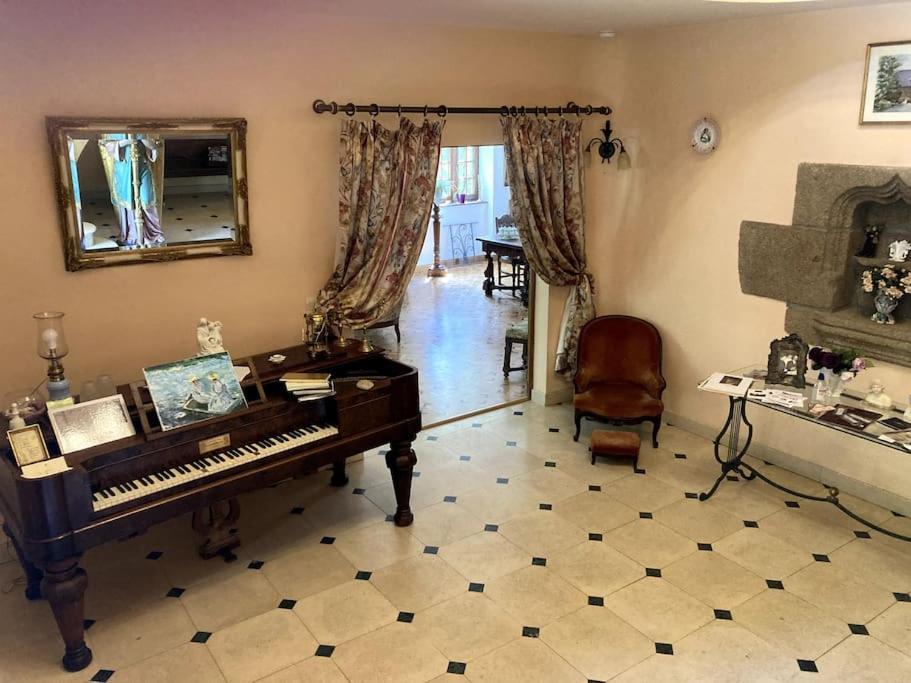Bed and Breakfast La Forge De La Coudraie Pleugueneuc Екстер'єр фото